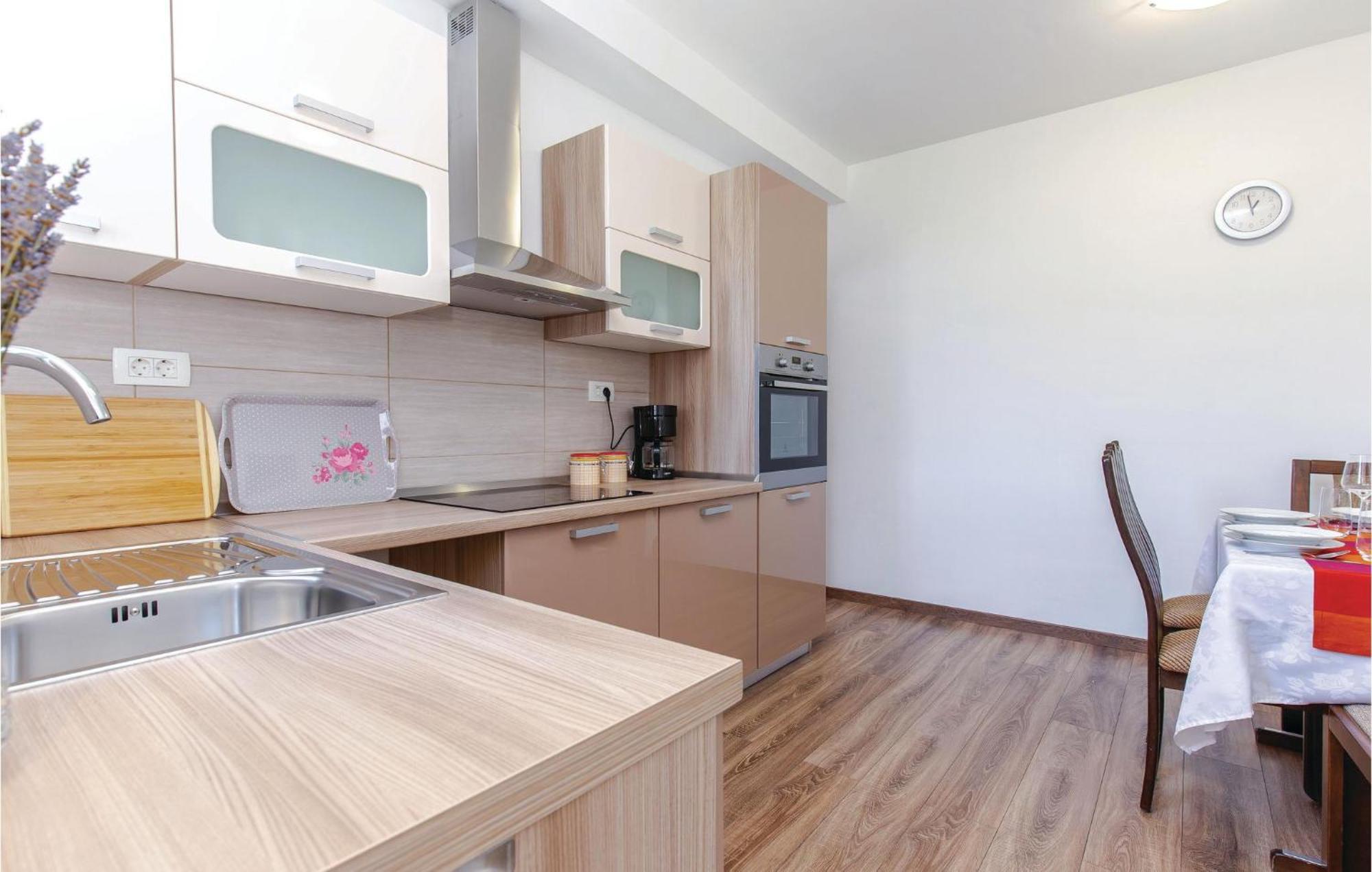 Gorgeous Apartment In Crikvenica With Kitchen Exteriér fotografie