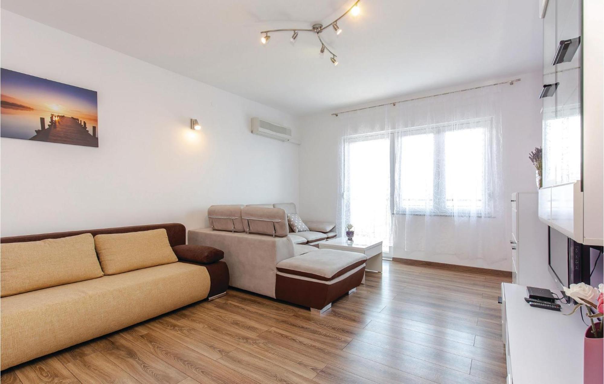 Gorgeous Apartment In Crikvenica With Kitchen Exteriér fotografie